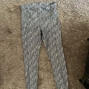 Black and White Patterned Leggings